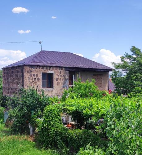 A szálláshely kívülről, Our Village in Ashtarak