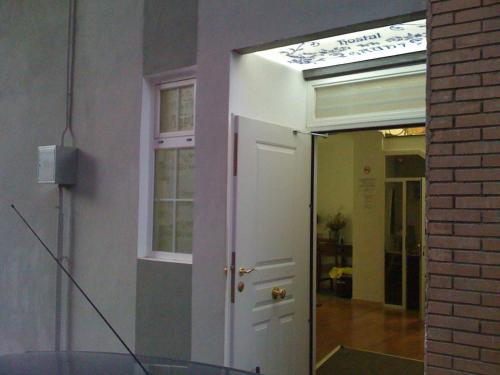 Hostal Gaudi Cuenca - image 10