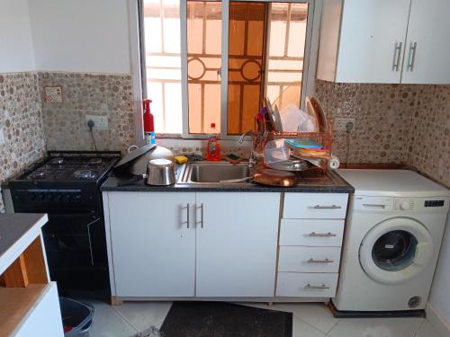 3 bedroom, free Wi-fi, Aircon & Hot water in Tujereng