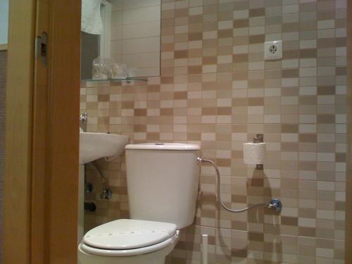 Hostal Gaudi Cuenca - image 8