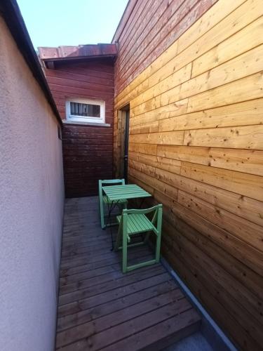 Balkons/terase, Petite maison atypique in Isle-Sur-Marne