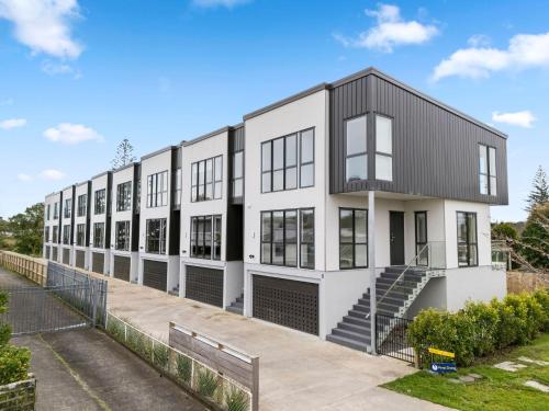 Luxurious House near Seaside Park, Auckland (photo 2)