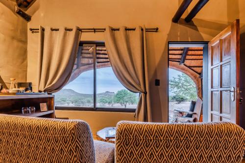 Ai Aiba - The Rock Painting Lodge Ai Aiba - The Rock Painting Lodge