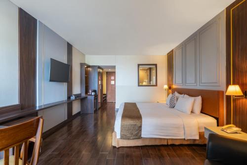 Merapi Merbabu Hotel Yogyakarta Powered by Archipelago - Tap to explore photos