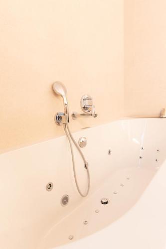 Lovers Room image 2