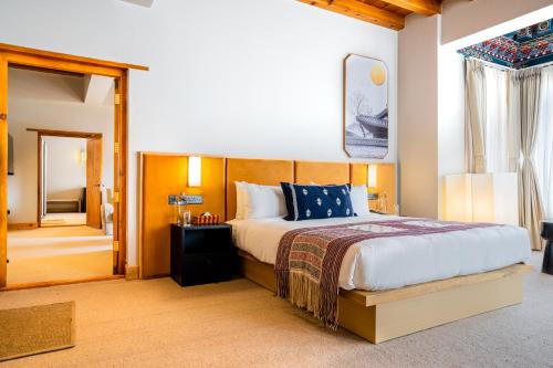 One-Bedroom Suite image 5
