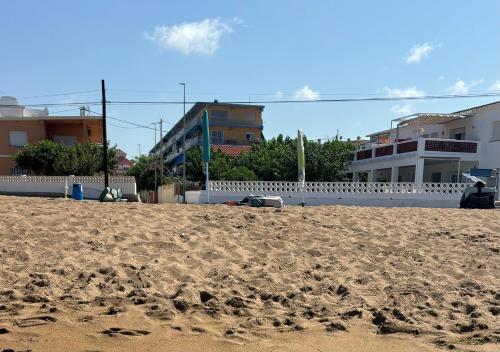 Las Perlas primera linea, Denia