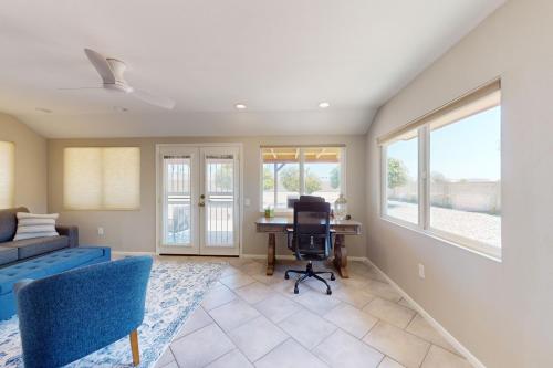 Sun City Charming Retreat in Sun City