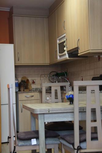 virtuve, Apartamento San Juan de la Arena con vistas al mar in San Juan de la Arena