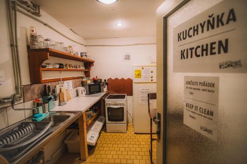 ห้องครัว, Hostel KlonDike in เพค พอด สเนซคู