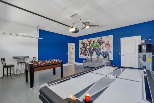 Family Resort - 8BR Mansion - Private Pool Hot Tub And BBQ! - main image