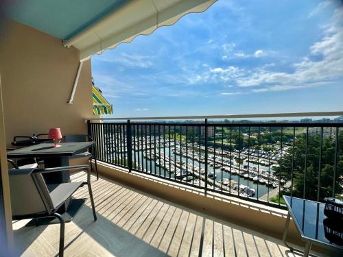 My Resid Appart Cannes Marina vue piscine - image 4