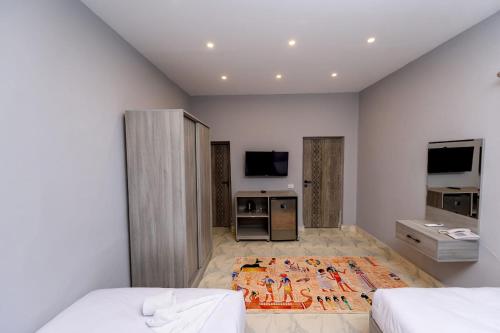 Habu Pyramids View Hotel - image 11