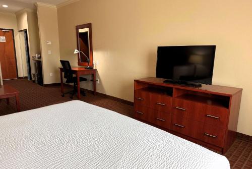 Ramada by Wyndham College Station - image 9