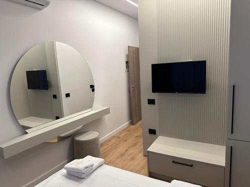 Deluxe Double Room image 10