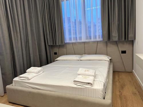 Deluxe Double Room image 8