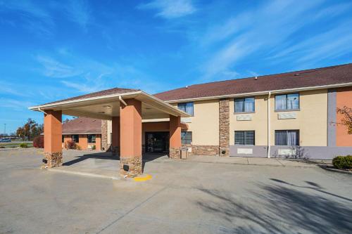 Quality Inn Carbondale University area - image 11