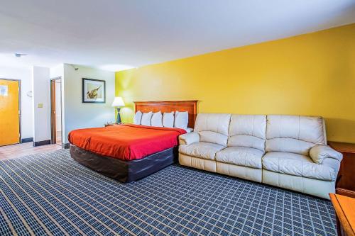 Quality Inn Carbondale University area - image 22