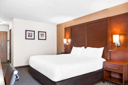 Comfort Inn at Buffalo Bill Village Resort - image 10