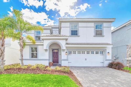 Stunning 8BR Home with BBQ Pool and Theater detail
