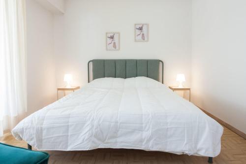 Modern 1 Bd Balcony Apt Near Metro in Kato Patisia - image 12