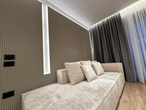 Deluxe Family Room image 10