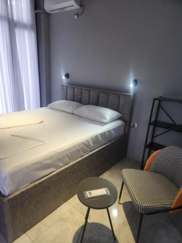 3 bedrooms, 4 beds