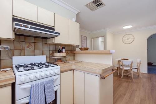 Nanas House Swan BnB Management in แคนนิง เวล