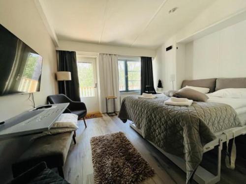1 queen bed