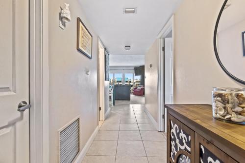Ocean view bliss Pool Access Quiet Beach Errol by the Sea 507 in New Smyrna Beach, USA