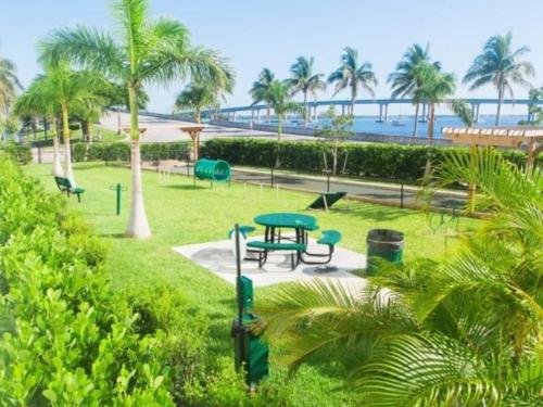 Riverview Penthouse near Florida Repertory Színház