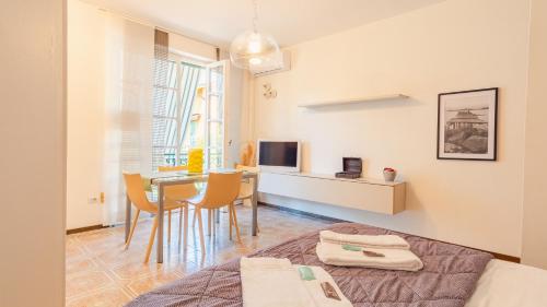 Studio Apartment image 6