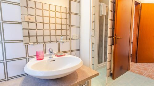 Sirmione Studio Apartment - Italian Homing - image 3