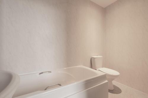 Bathroom, Moonside Rooms in Skegness