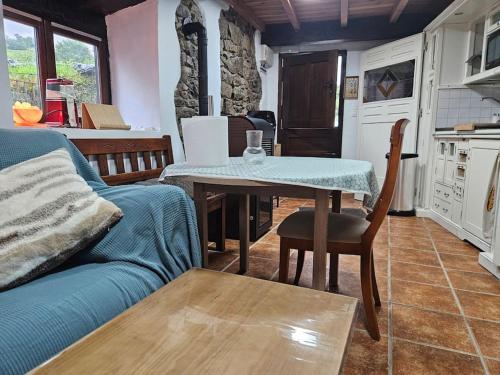 La casita de Orion,Pilona 37A01 by R2R Consulting in Pilona
