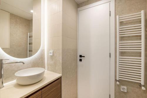 Lycabettus Modern Retreat by UPSTREET - image 14