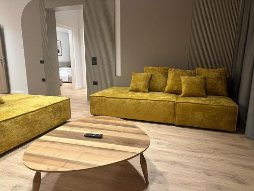 Deluxe Family Room image 9
