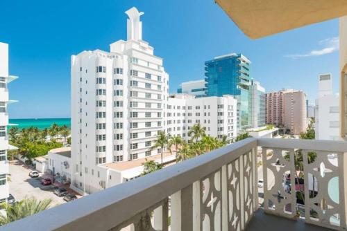 801- Miami Gem 1BR 2BA, Balcony, Ocean Views in Miami Beach, USA