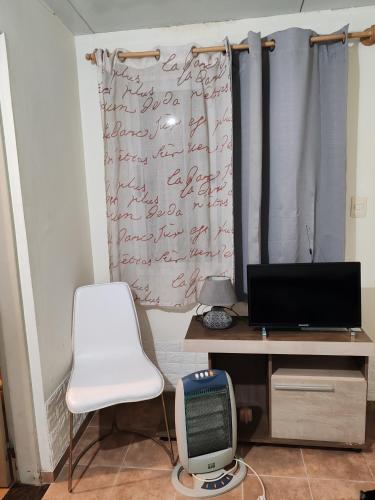 Apto independiente al fondo de casa familiar in 馬爾文