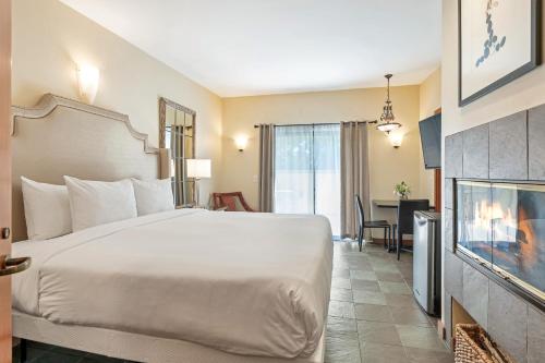 Sonoma Coast Villa Room Type - King Room