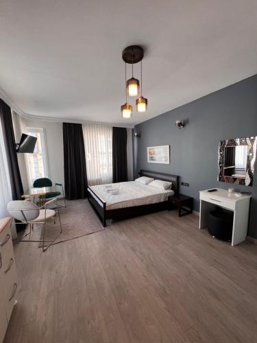 Galata studio, Istanbul