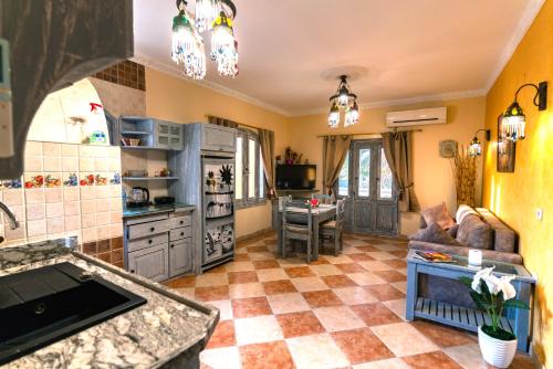 Villa with Pool - BBQ Grill - Garden - Beduintent - Sunbeds - Jacuzzi