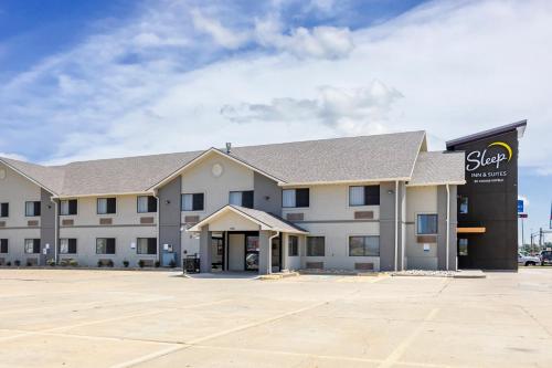 AmericInn by Wyndham Salina - image 11