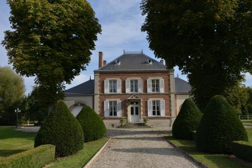 Le Petit Château de St Mard chambre d'hôte Bois de Lava