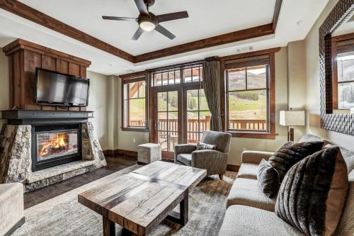 One Ski Hill Place S8421 in Breckenridge, USA