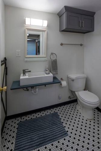 Seaview Hideaway Heated Floors, free parking