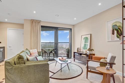 Riverstone Heights, Londra