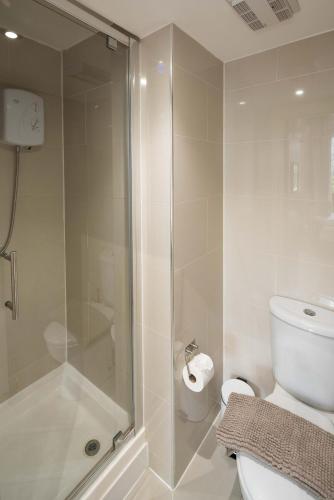 Charming Fully Equipped Studio - image 6