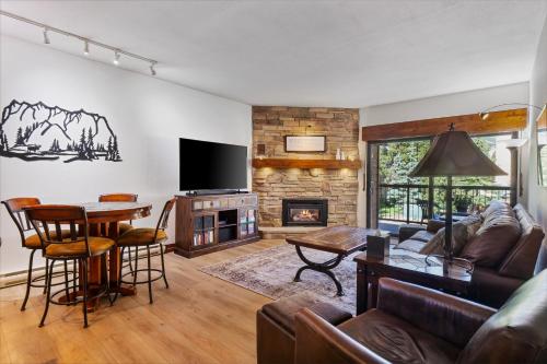 Mountainwood 201 by Great Western Lodging in Breckenridge, USA