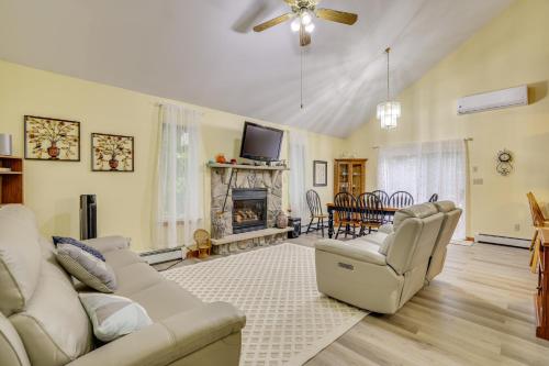 Lakefront Poconos Home with Hot Tub! in Pocono Summit, USA